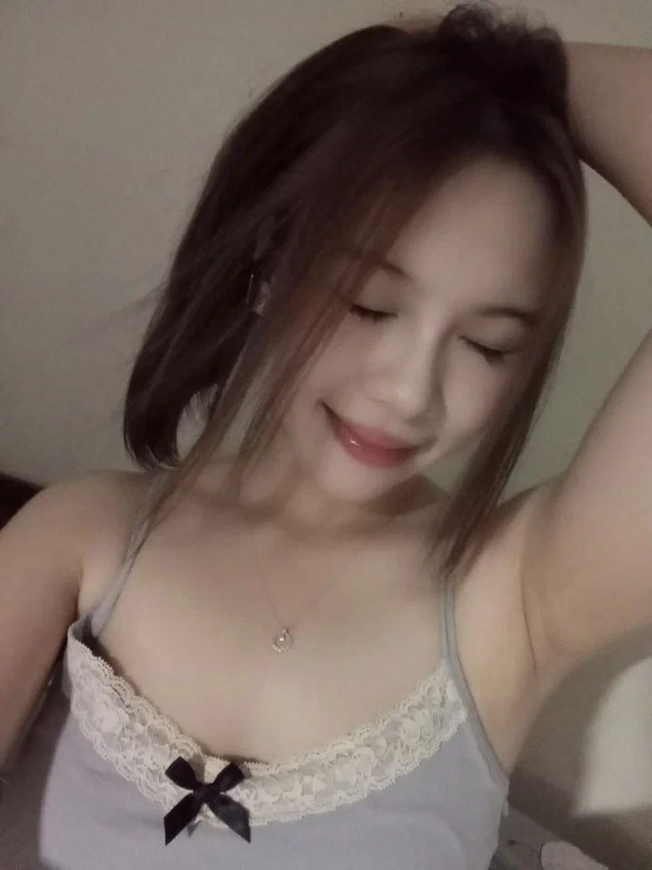 Hẹn hò nhưng không yêu cùng 2 em đồng nghiệp